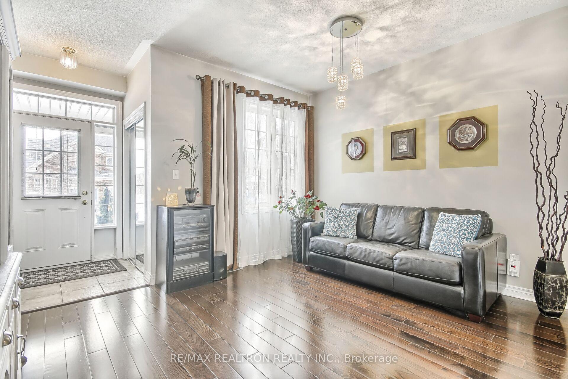 Photo 5 of 24 Westport Drive, Whitby, Pringle Creek — HOMEH