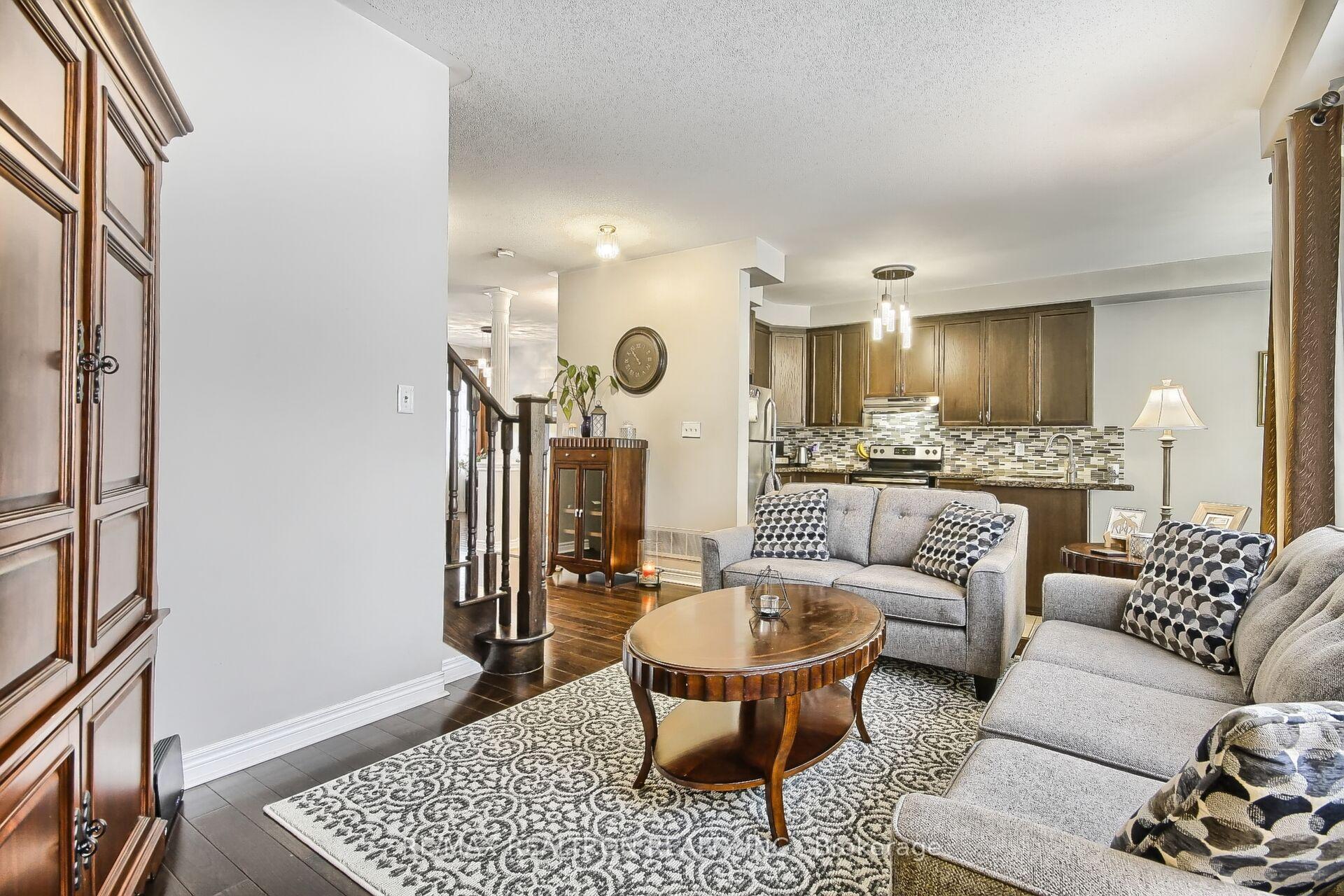 Photo 12 of 24 Westport Drive, Whitby, Pringle Creek — HOMEH