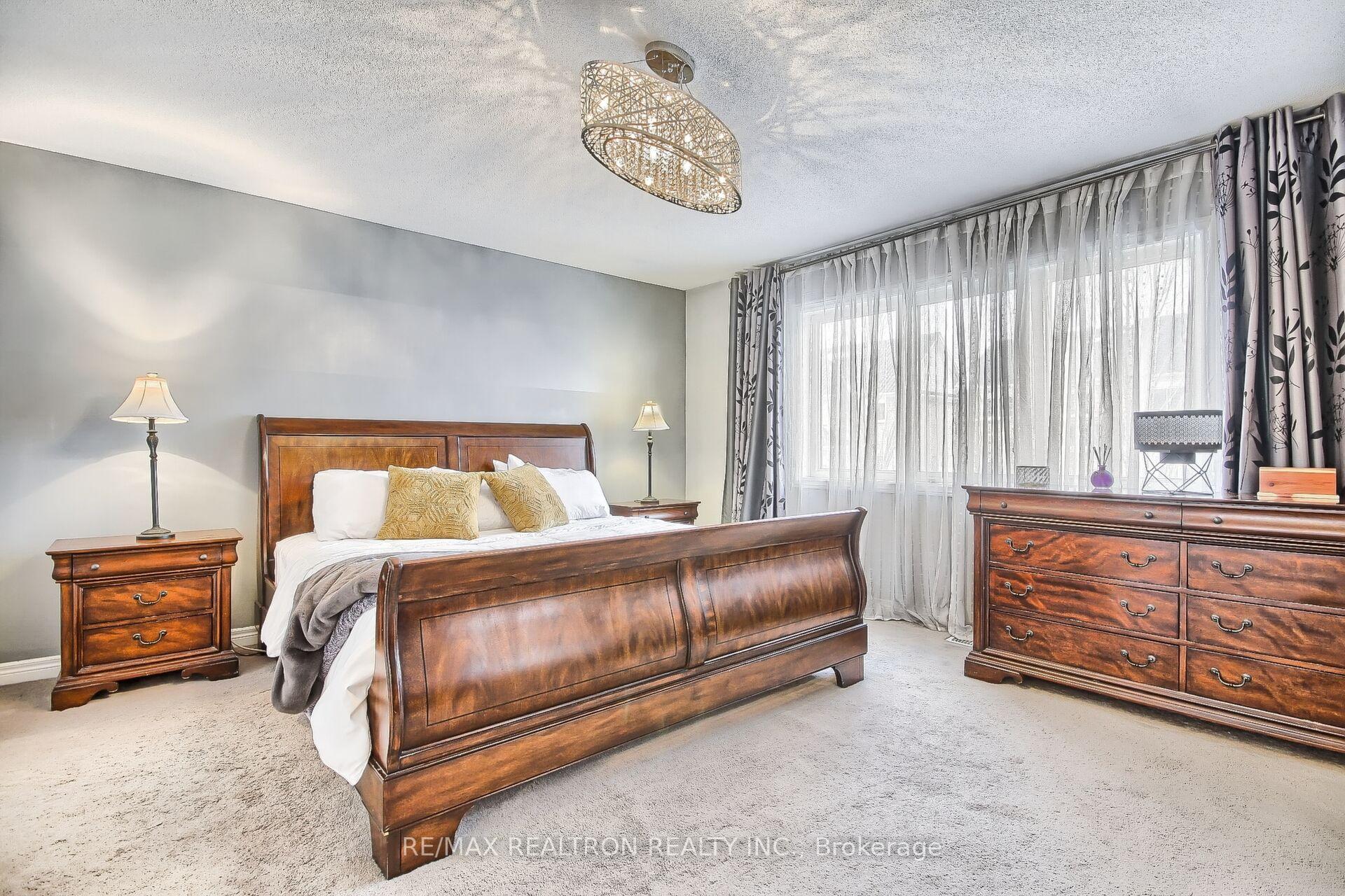 Photo 21 of 24 Westport Drive, Whitby, Pringle Creek — HOMEH