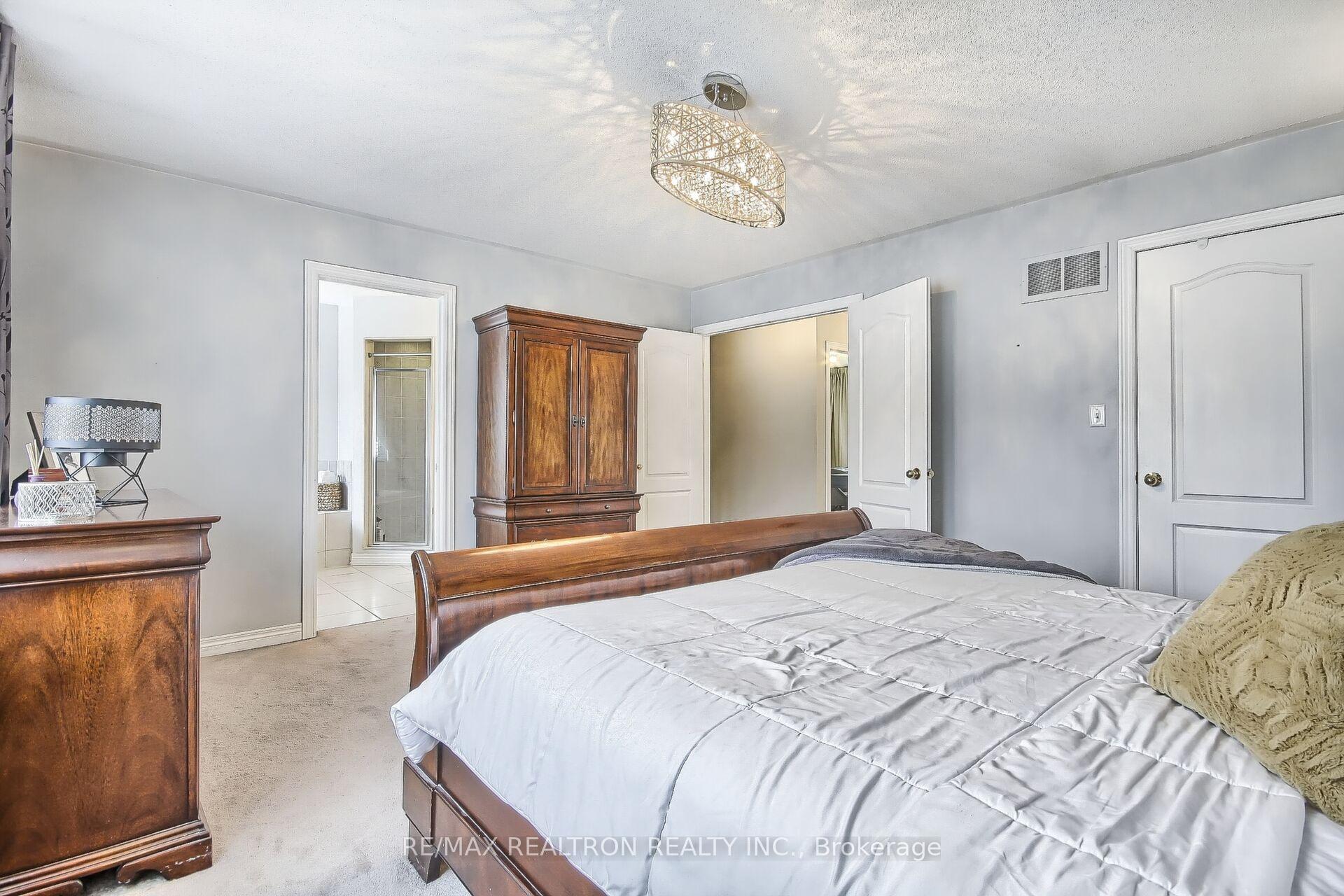 Photo 23 of 24 Westport Drive, Whitby, Pringle Creek — HOMEH