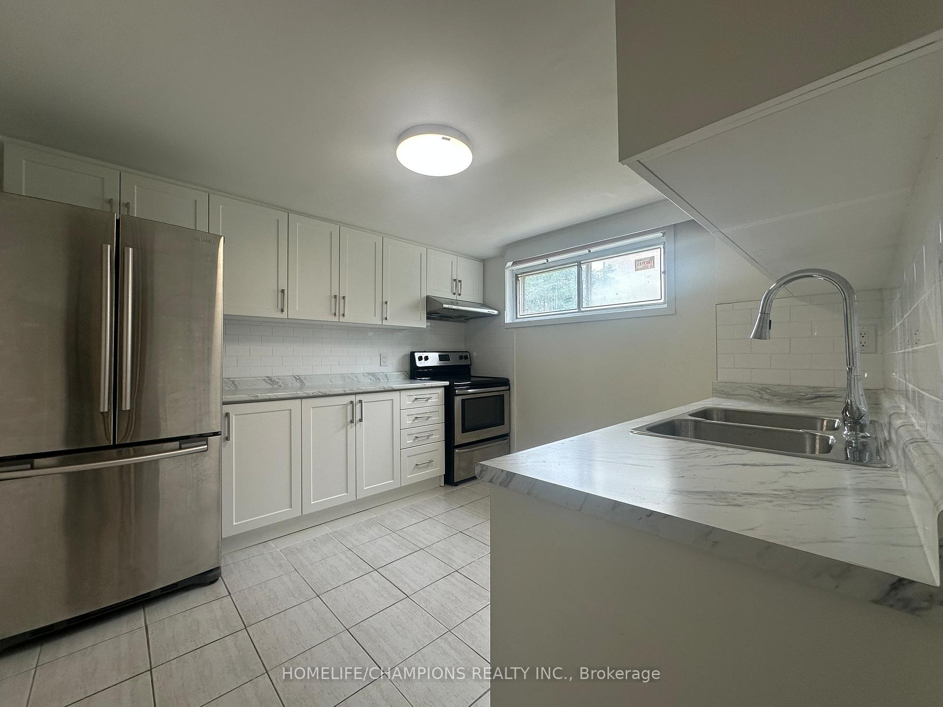 Photo 2 of Unit Bsmt, 2 Clemson Crescent, Vaughan, Maple — HOMEH