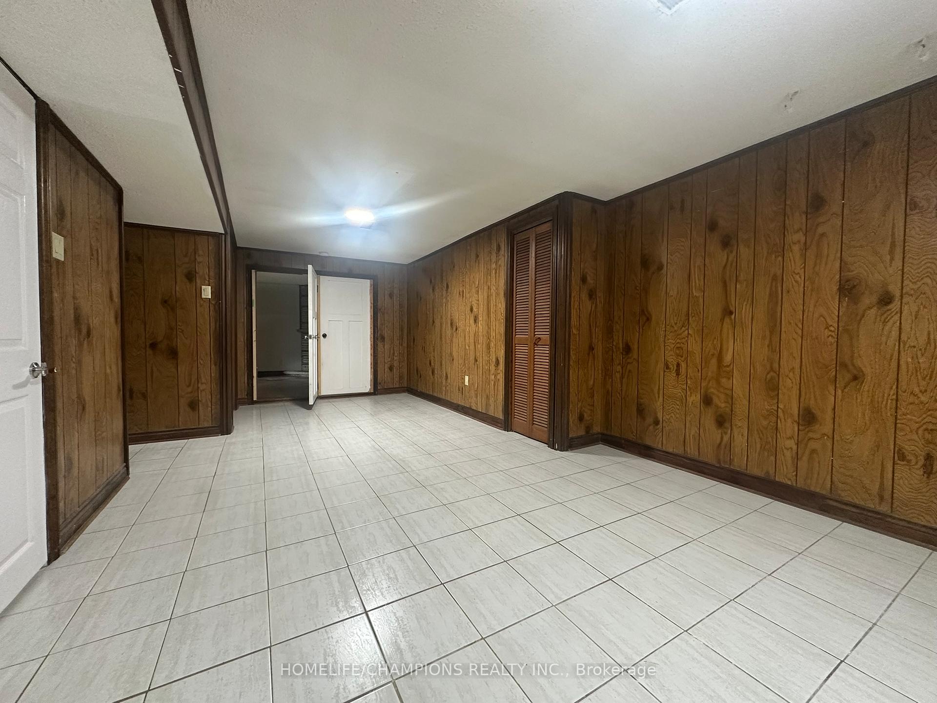 Photo 4 of Unit Bsmt, 2 Clemson Crescent, Vaughan, Maple — HOMEH