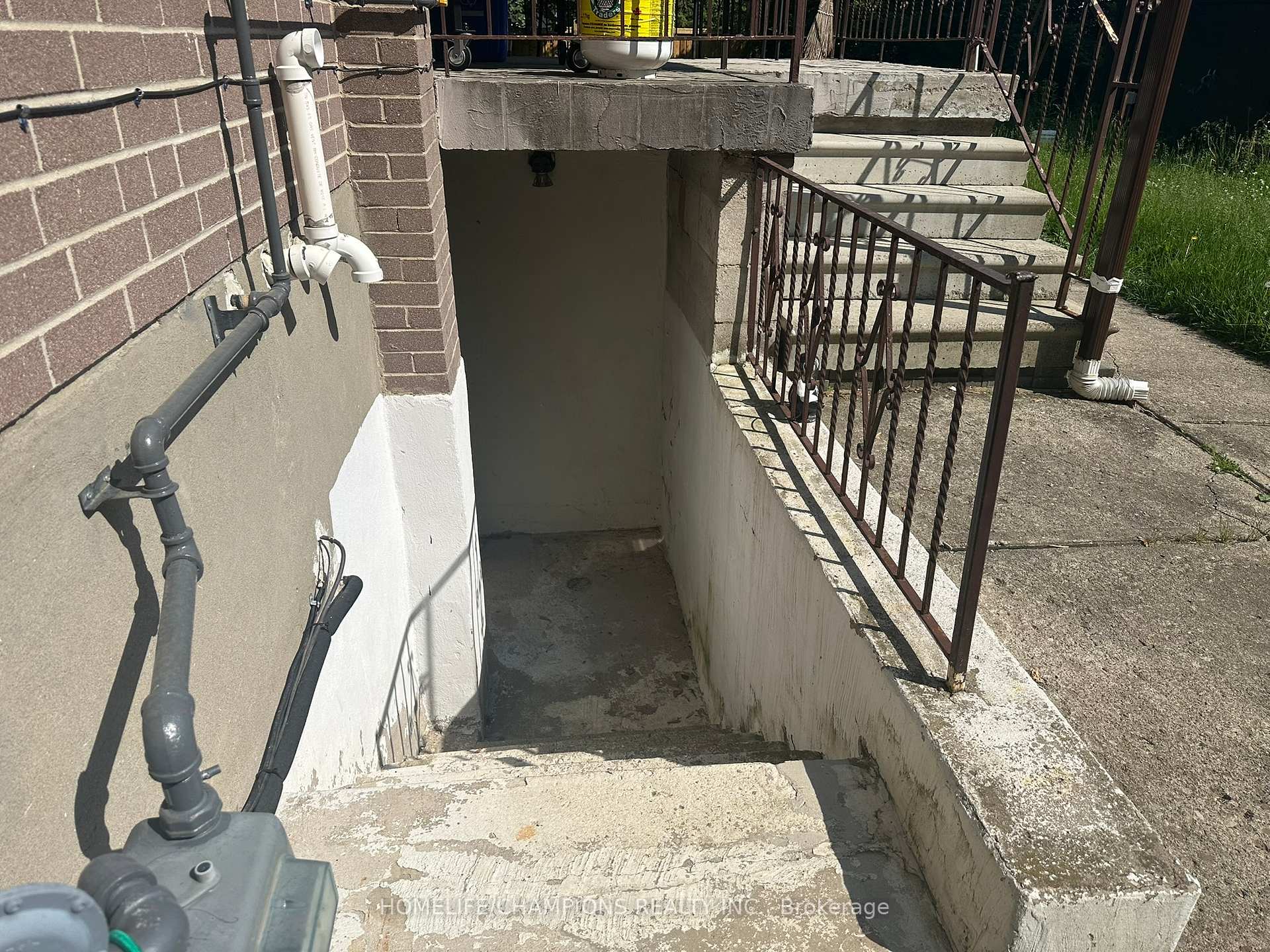 Photo 10 of Unit Bsmt, 2 Clemson Crescent, Vaughan, Maple — HOMEH