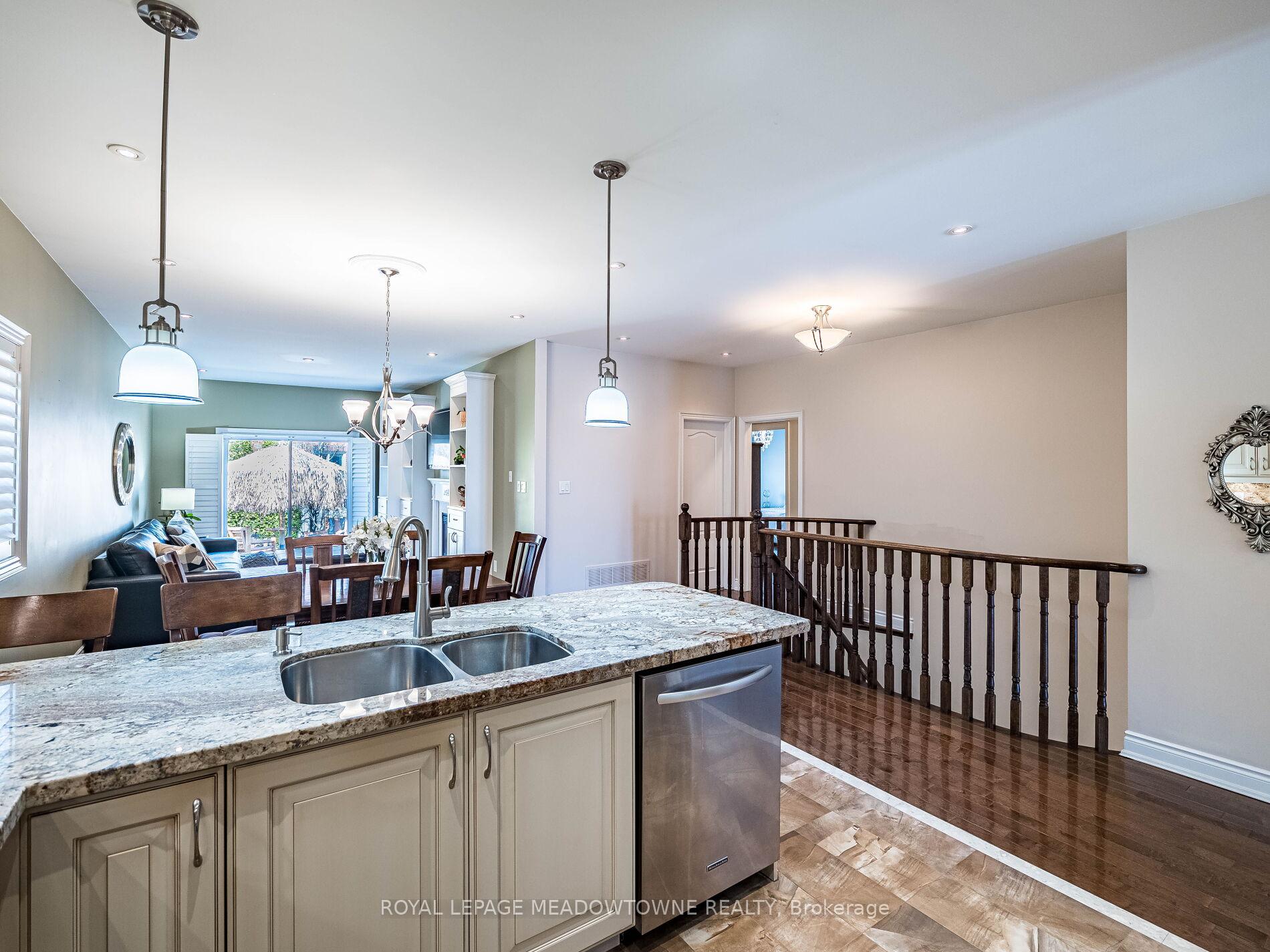 Photo 10 of 16 Isaiah Drive, Vaughan, Vellore Village — HOMEH