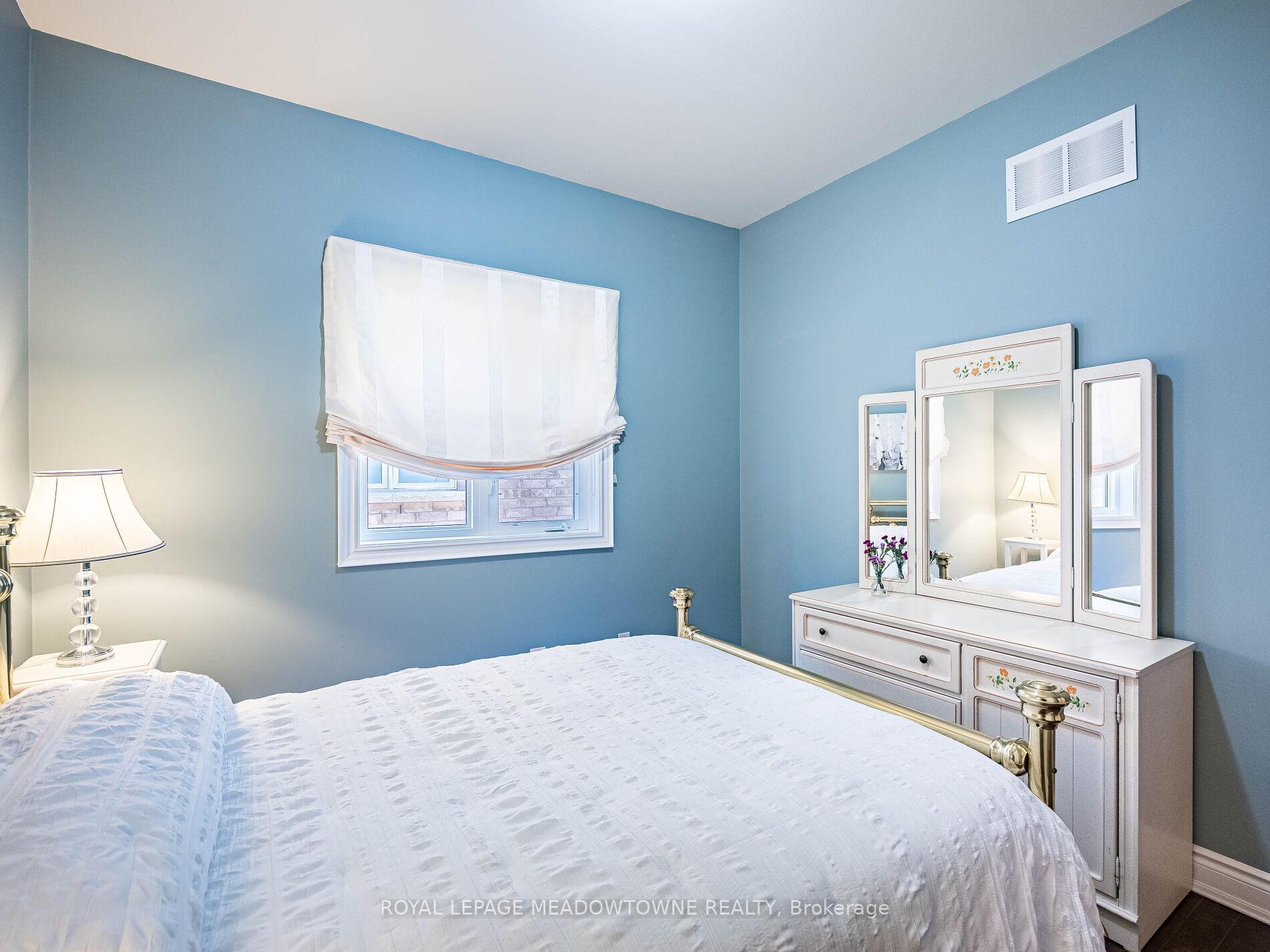 Photo 19 of 16 Isaiah Drive, Vaughan, Vellore Village — HOMEH