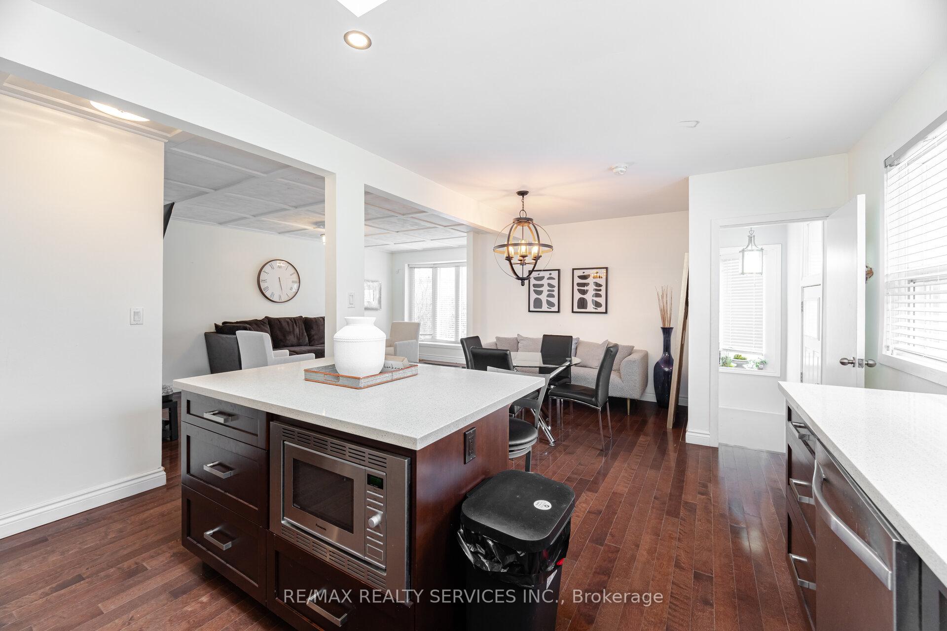 Photo 12 of 204 Craydon Road, Whitby, Downtown Whitby — HOMEH