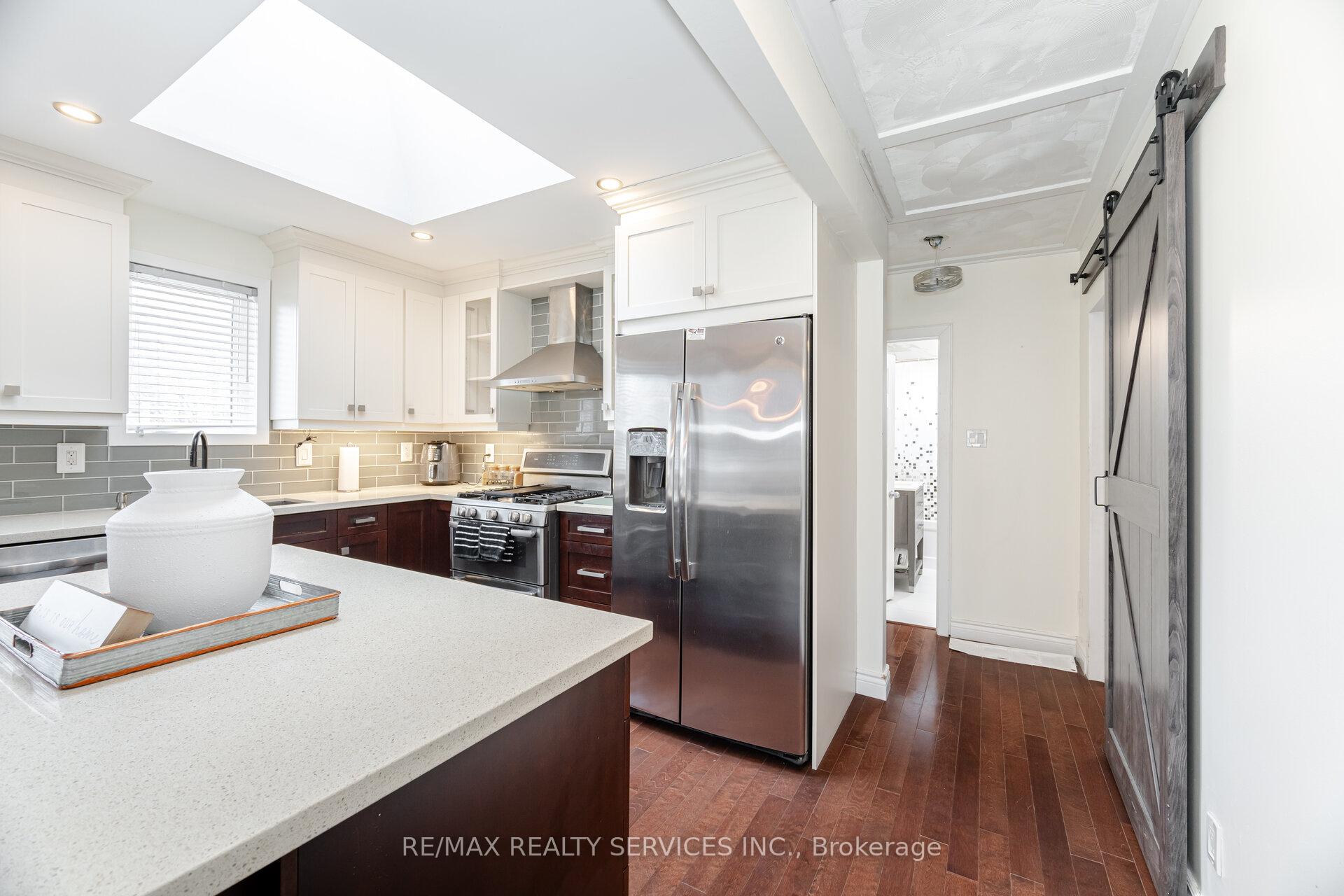 Photo 15 of 204 Craydon Road, Whitby, Downtown Whitby — HOMEH