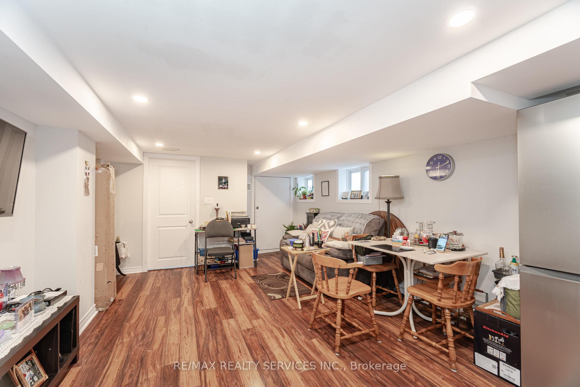 Photo 24 of 204 Craydon Road, Whitby, Downtown Whitby — HOMEH
