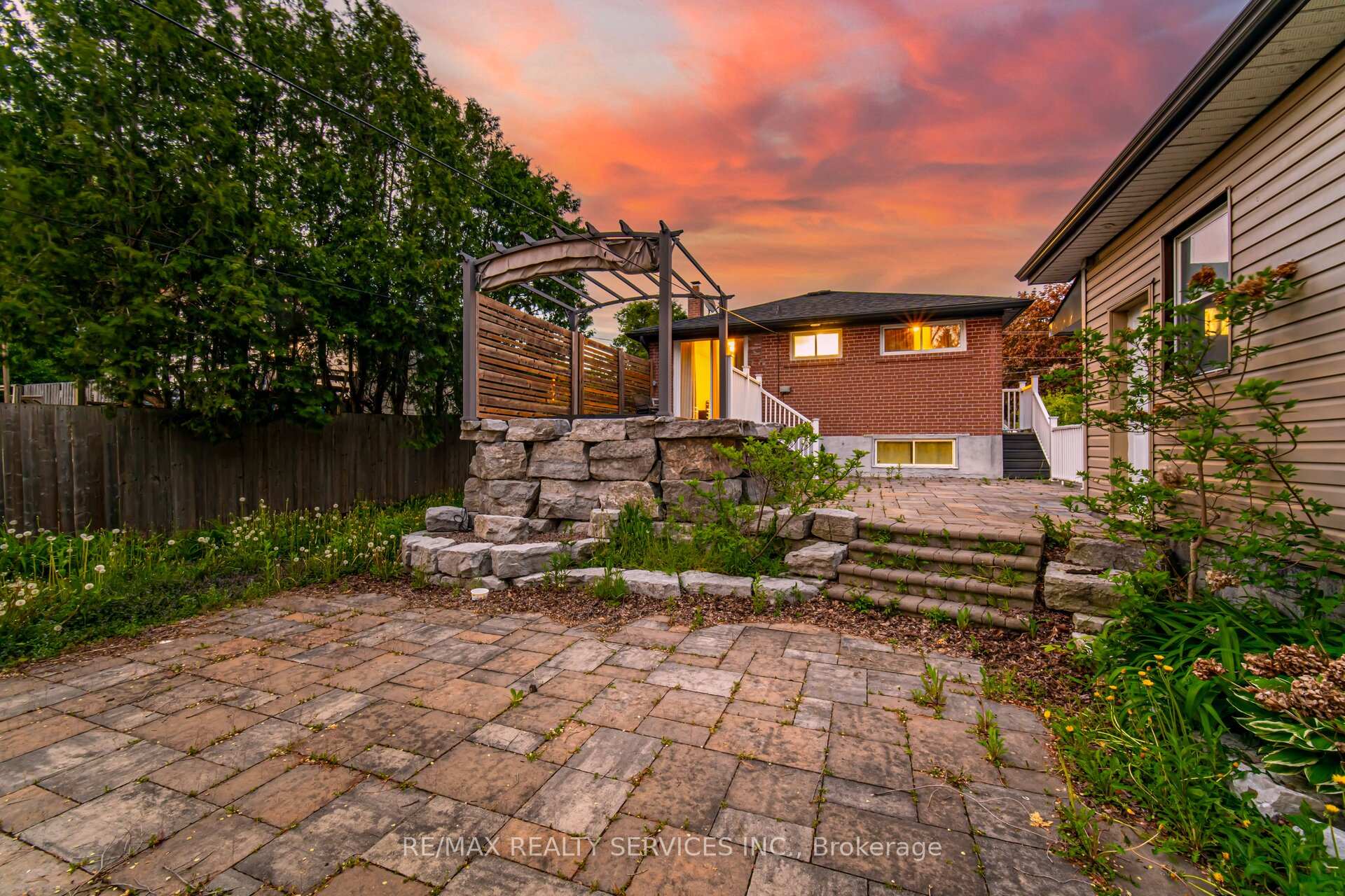 Photo 46 of 204 Craydon Road, Whitby, Downtown Whitby — HOMEH