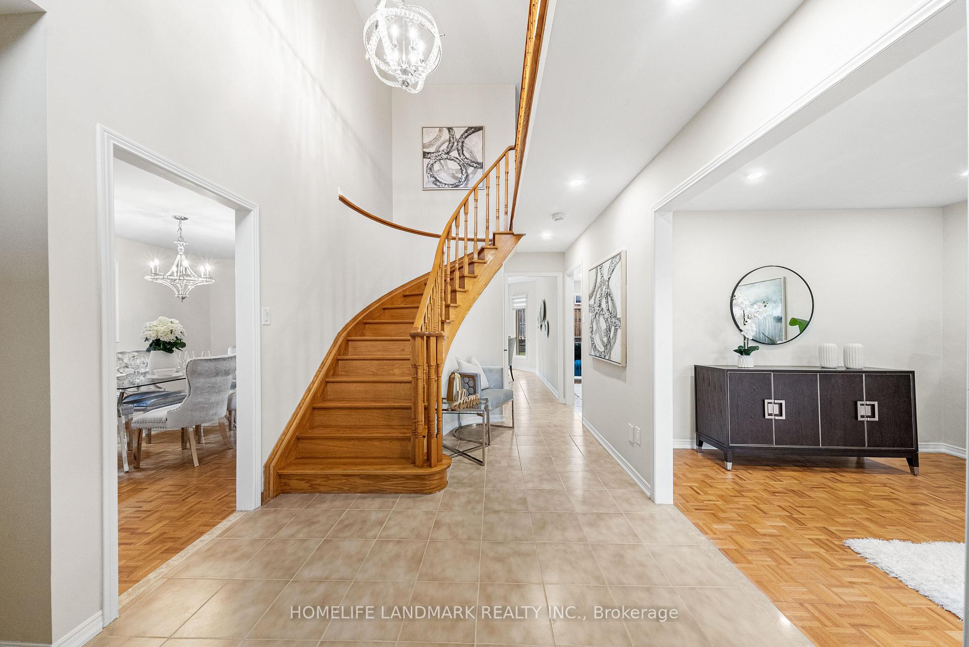 Photo 2 of 165 Valleyway Crescent, Vaughan, Maple — HOMEH