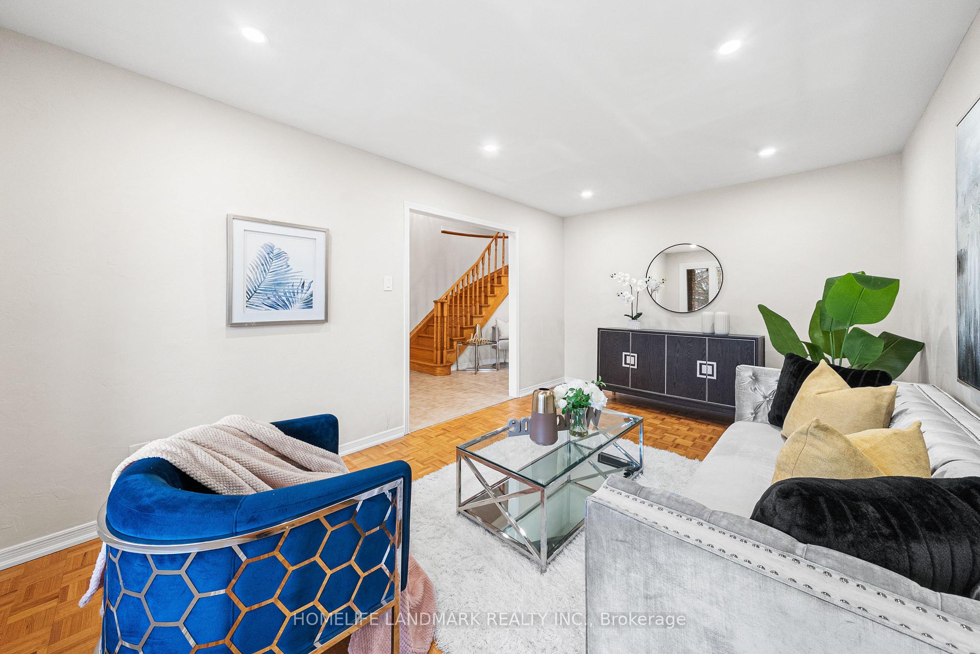 Photo 5 of 165 Valleyway Crescent, Vaughan, Maple — HOMEH