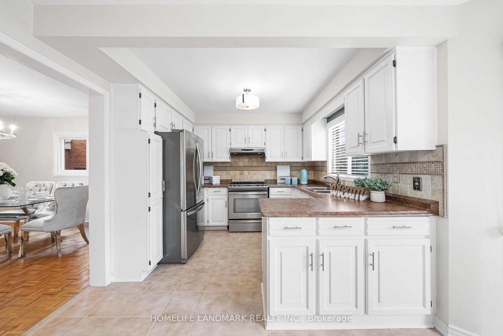 Photo 9 of 165 Valleyway Crescent, Vaughan, Maple — HOMEH