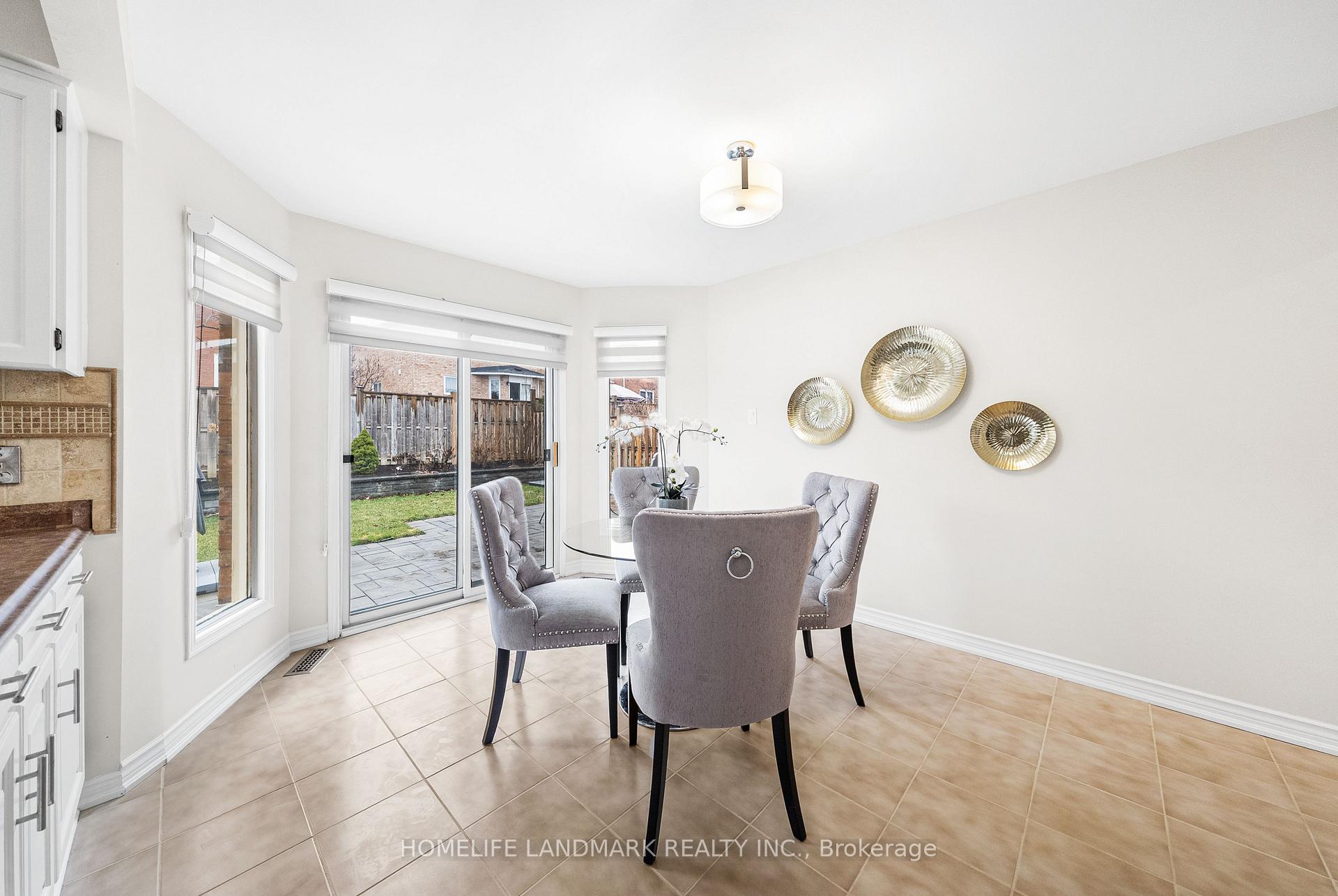 Photo 10 of 165 Valleyway Crescent, Vaughan, Maple — HOMEH