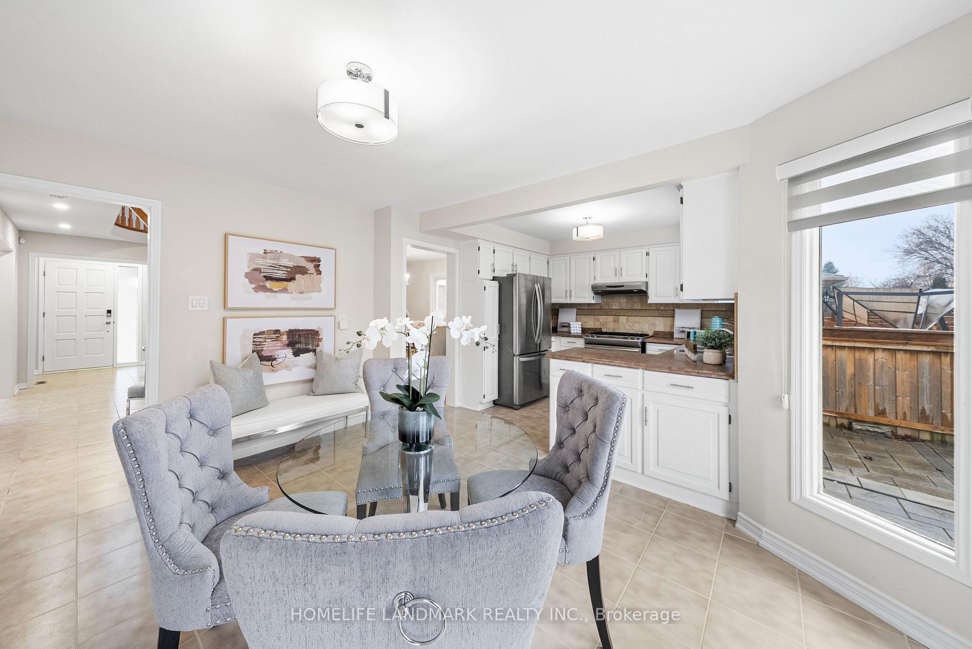 Photo 11 of 165 Valleyway Crescent, Vaughan, Maple — HOMEH