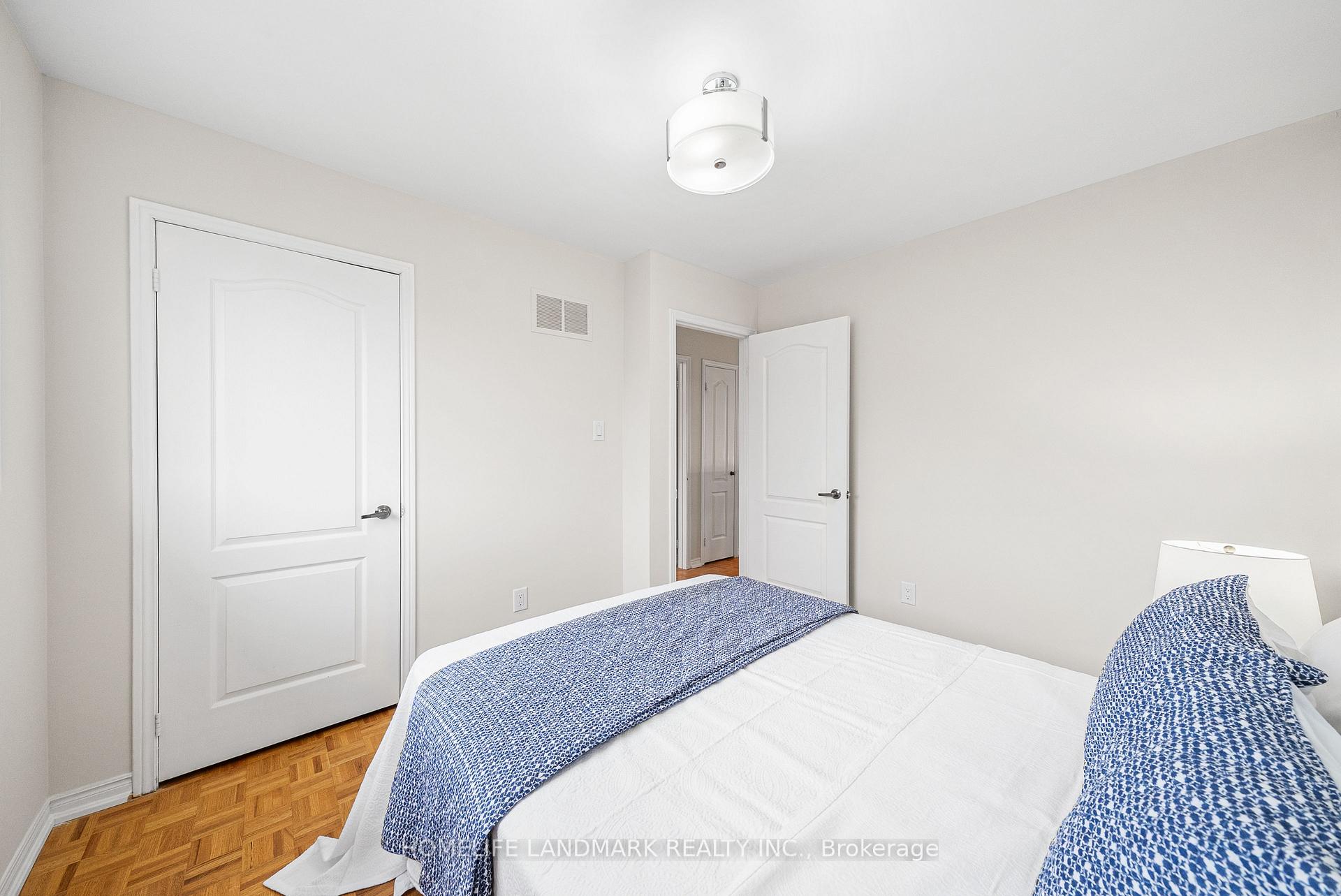 Photo 21 of 165 Valleyway Crescent, Vaughan, Maple — HOMEH