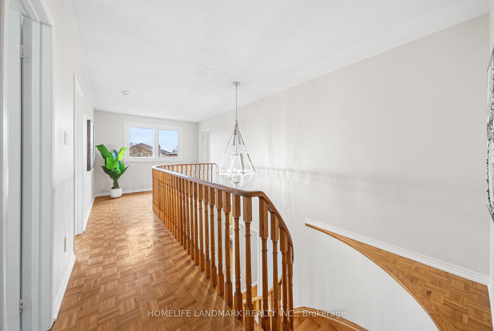 Photo 23 of 165 Valleyway Crescent, Vaughan, Maple — HOMEH