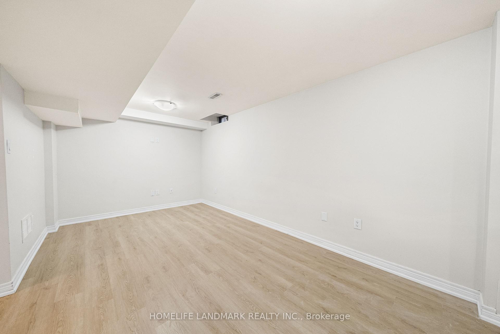 Photo 34 of 165 Valleyway Crescent, Vaughan, Maple — HOMEH
