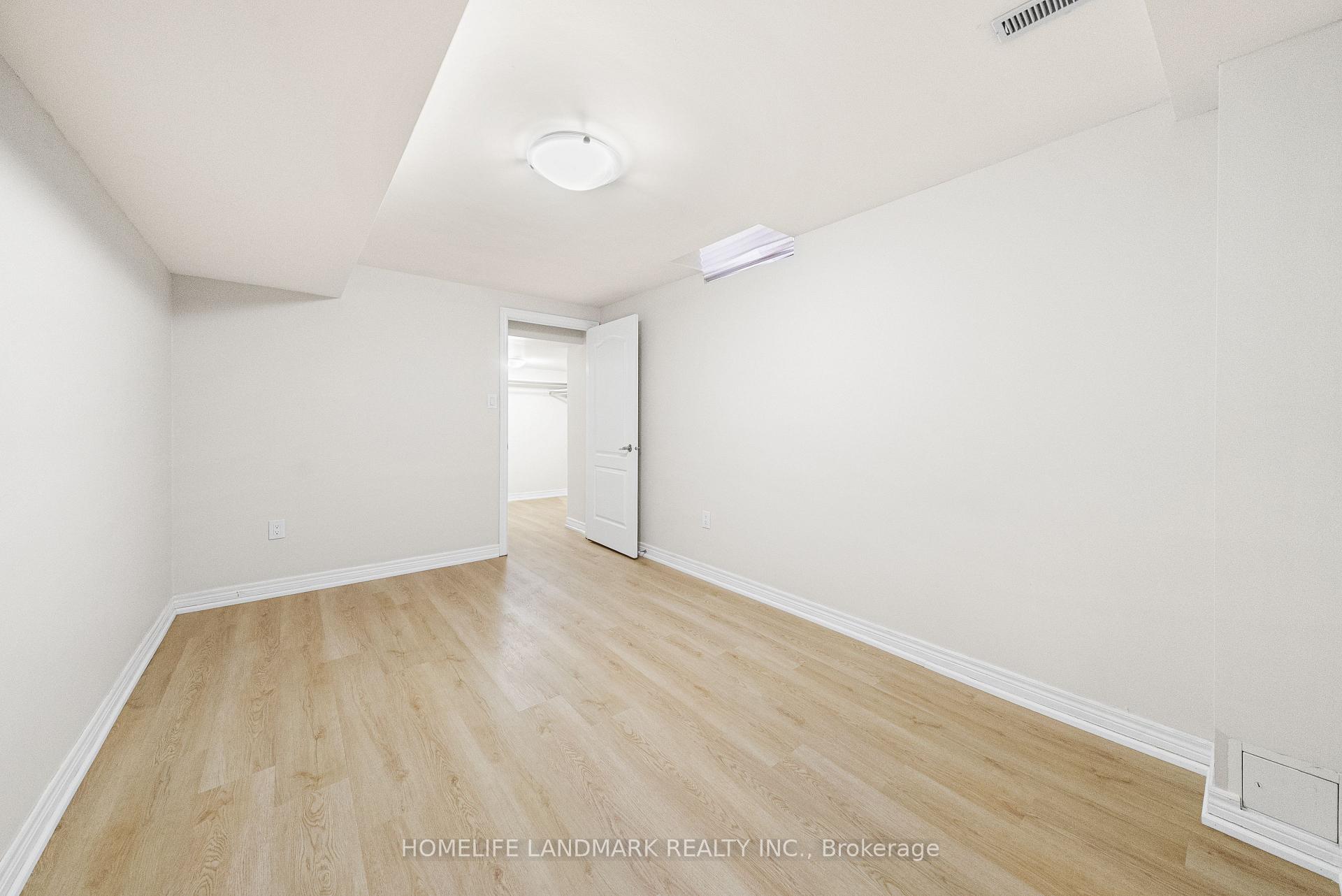 Photo 39 of 165 Valleyway Crescent, Vaughan, Maple — HOMEH