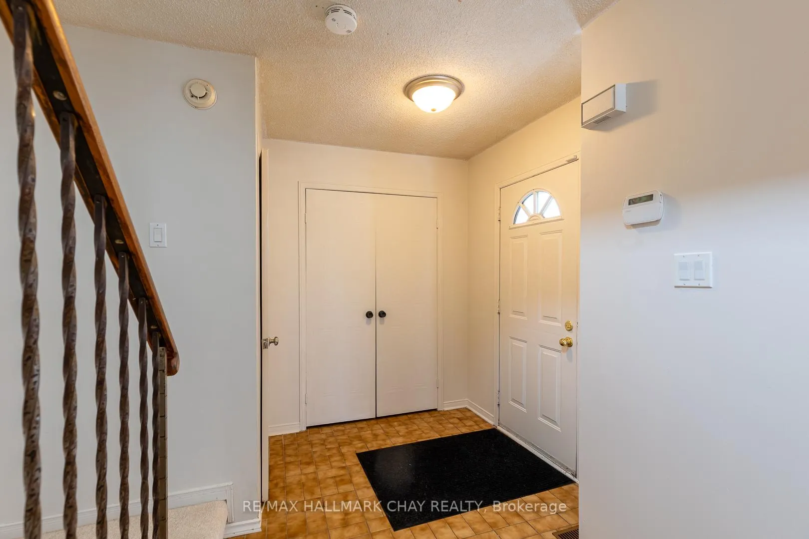 Photo 4 of 59 Garden Drive, Barrie, Allandale Heights — HOMEH