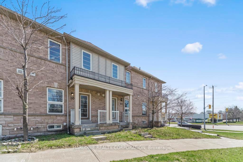 Photo 4 of 305 Monarch Avenue, Ajax, South West — HOMEH