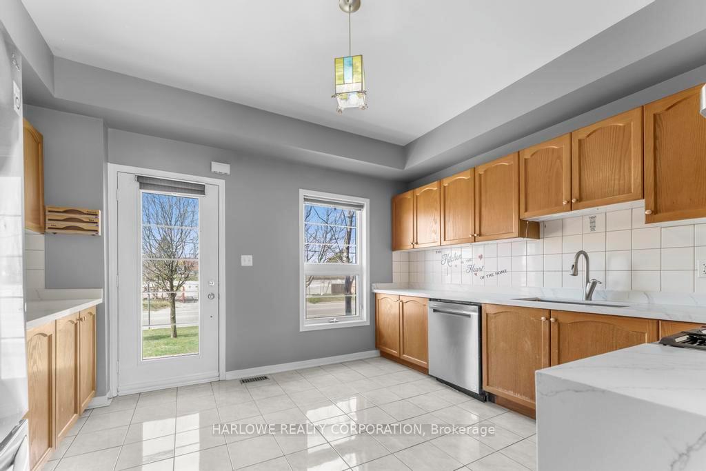 Photo 10 of 305 Monarch Avenue, Ajax, South West — HOMEH