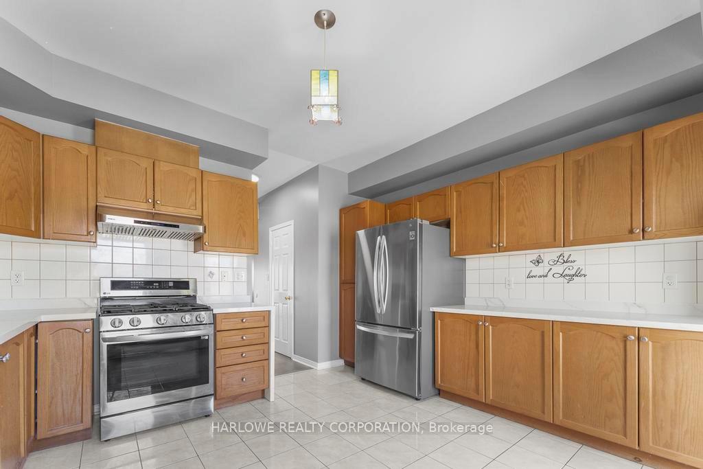 Photo 8 of 305 Monarch Avenue, Ajax, South West — HOMEH