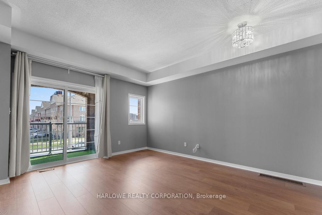 Photo 9 of 305 Monarch Avenue, Ajax, South West — HOMEH