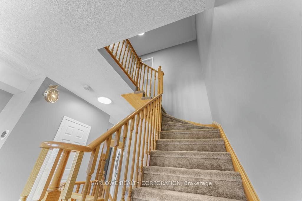 Photo 17 of 305 Monarch Avenue, Ajax, South West — HOMEH