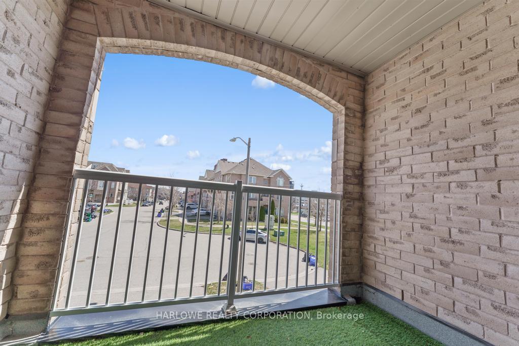 Photo 34 of 305 Monarch Avenue, Ajax, South West — HOMEH