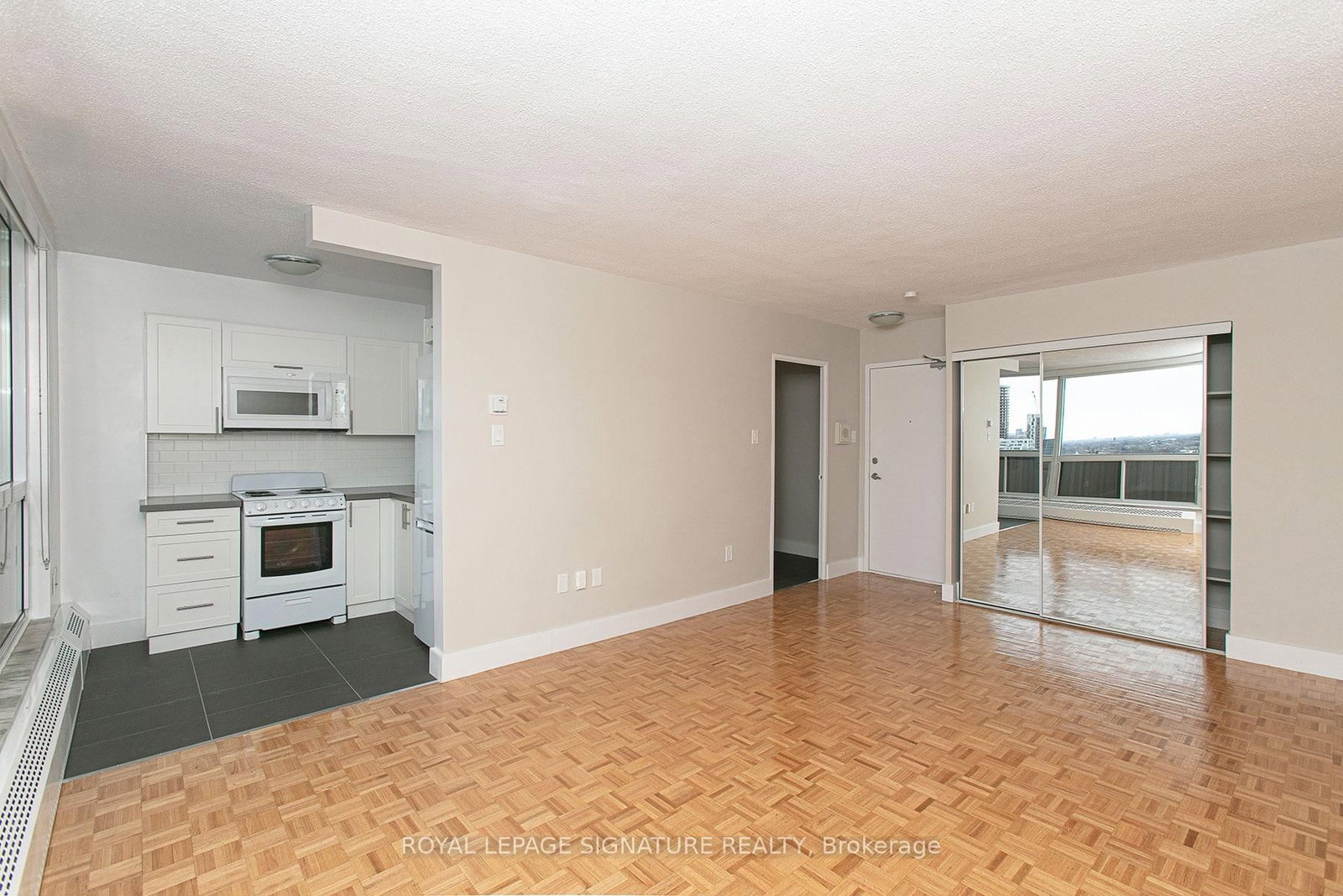 Front of Unit 2102, 666 Spadina Ave