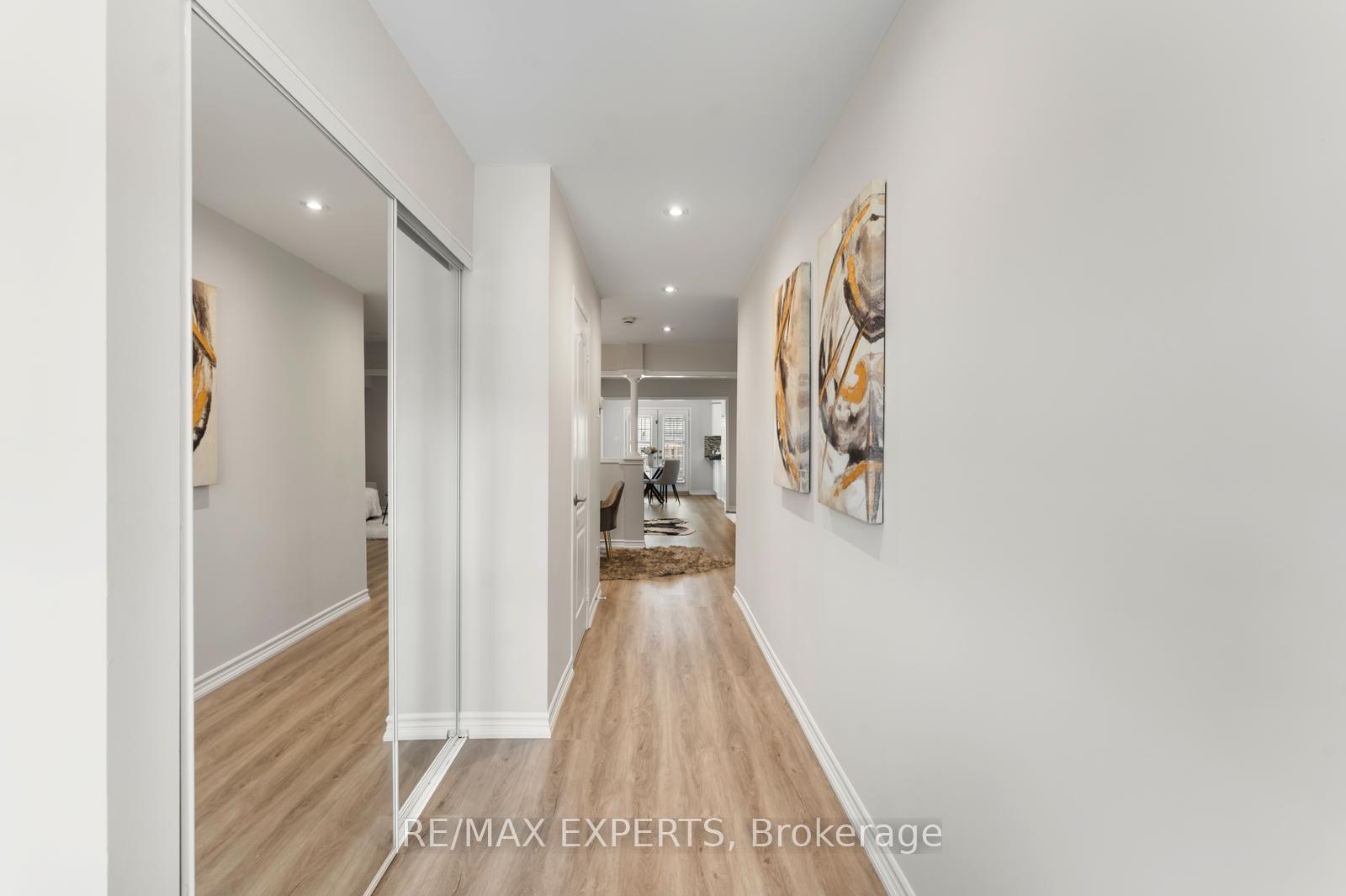 Photo 3 of 40 Benjamin Hood Crescent, Vaughan, Patterson — HOMEH