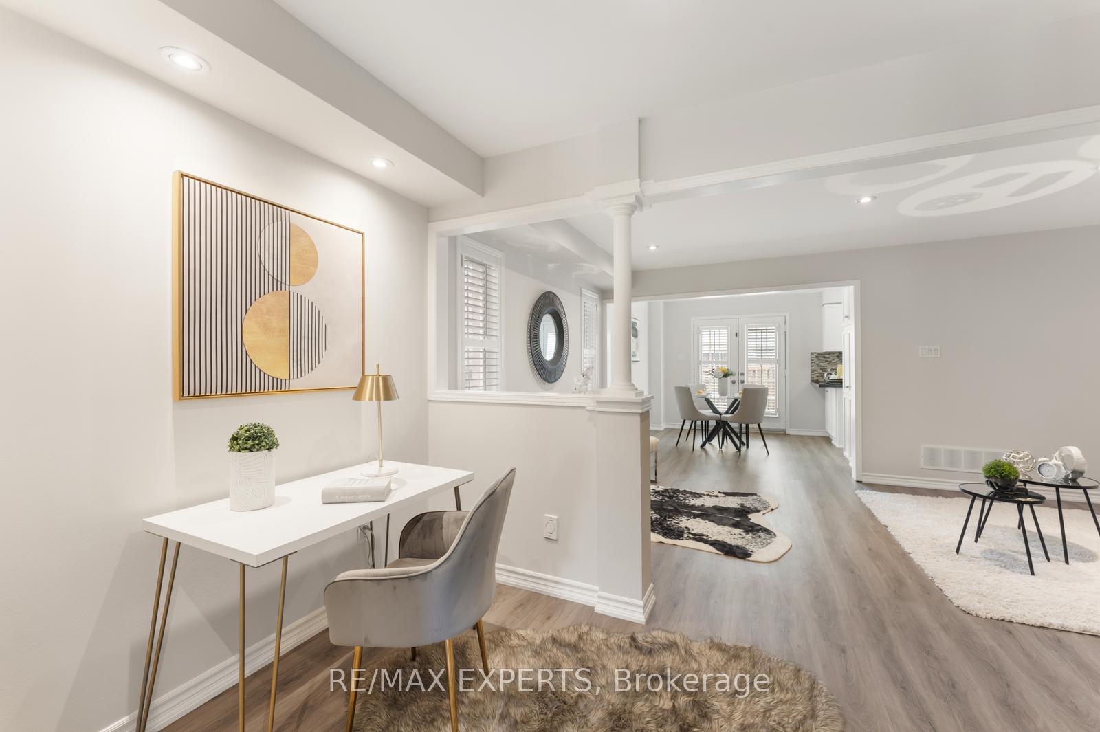 Photo 4 of 40 Benjamin Hood Crescent, Vaughan, Patterson — HOMEH