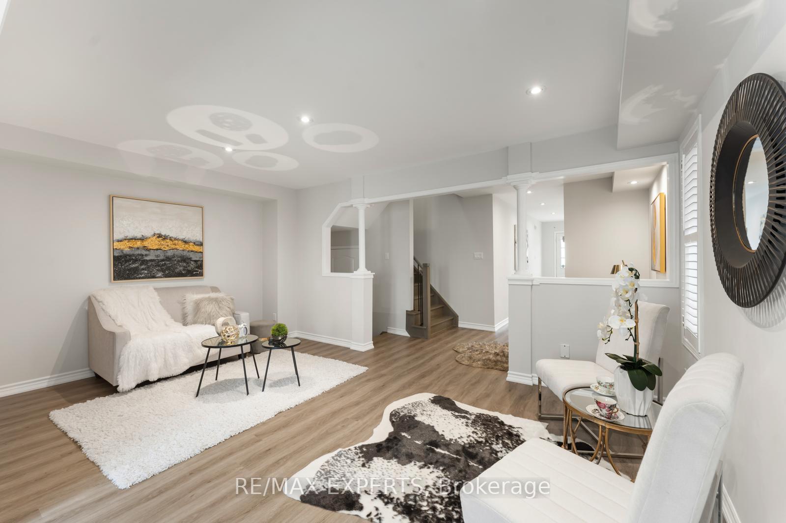 Photo 6 of 40 Benjamin Hood Crescent, Vaughan, Patterson — HOMEH