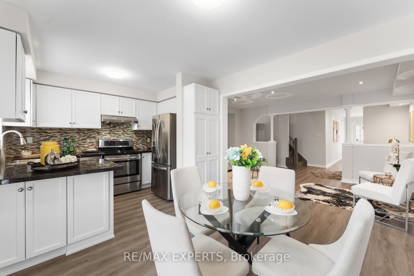 Photo 8 of 40 Benjamin Hood Crescent, Vaughan, Patterson — HOMEH