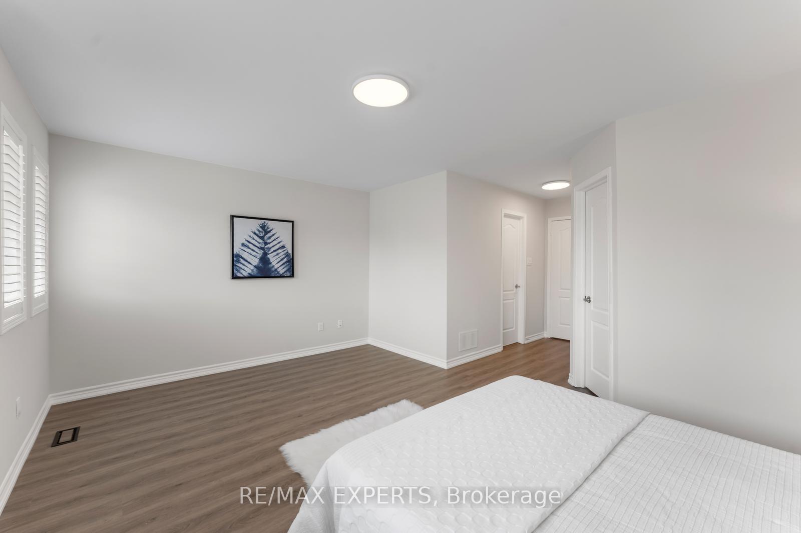Photo 19 of 40 Benjamin Hood Crescent, Vaughan, Patterson — HOMEH
