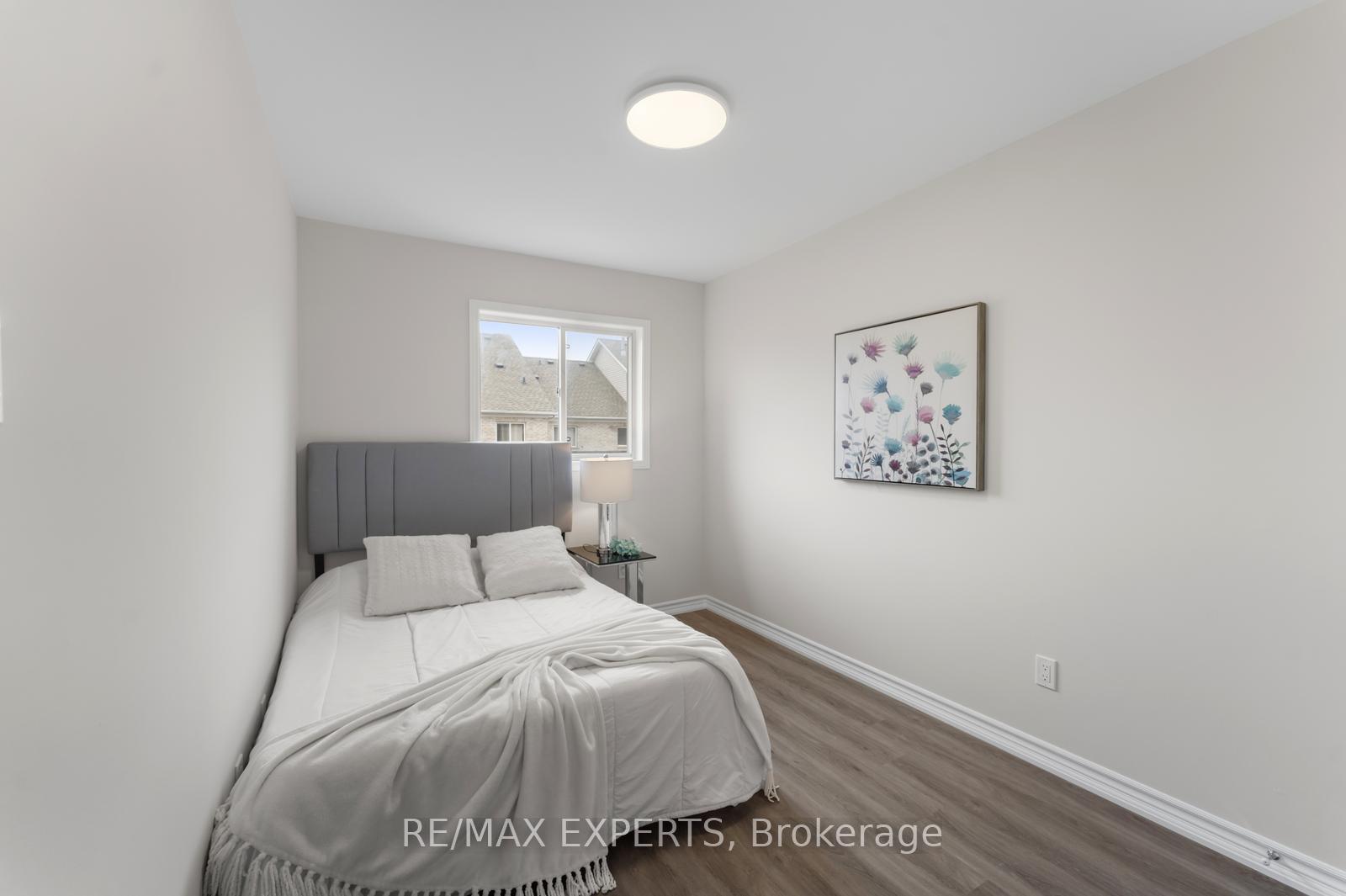 Photo 23 of 40 Benjamin Hood Crescent, Vaughan, Patterson — HOMEH
