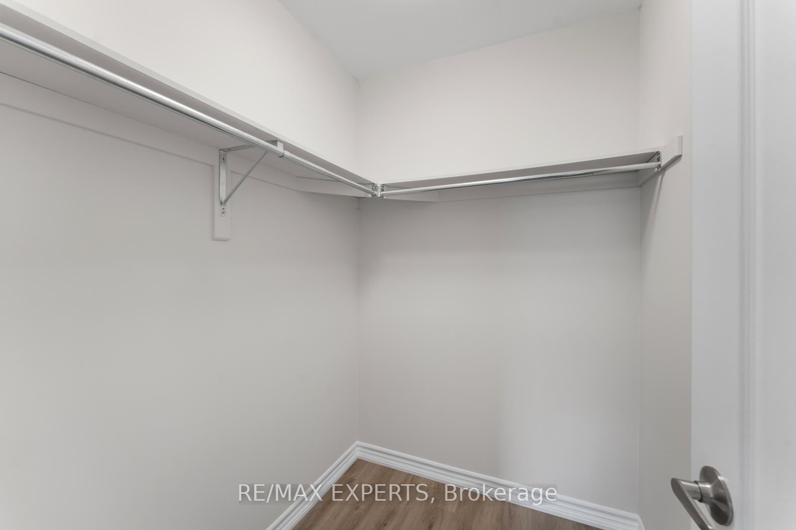 Photo 25 of 40 Benjamin Hood Crescent, Vaughan, Patterson — HOMEH