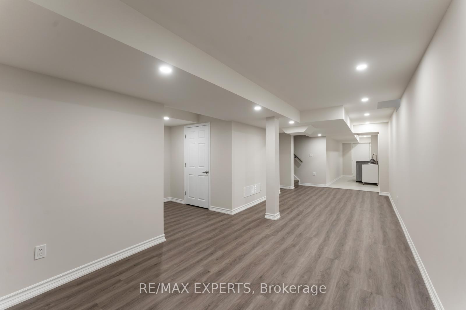 Photo 29 of 40 Benjamin Hood Crescent, Vaughan, Patterson — HOMEH