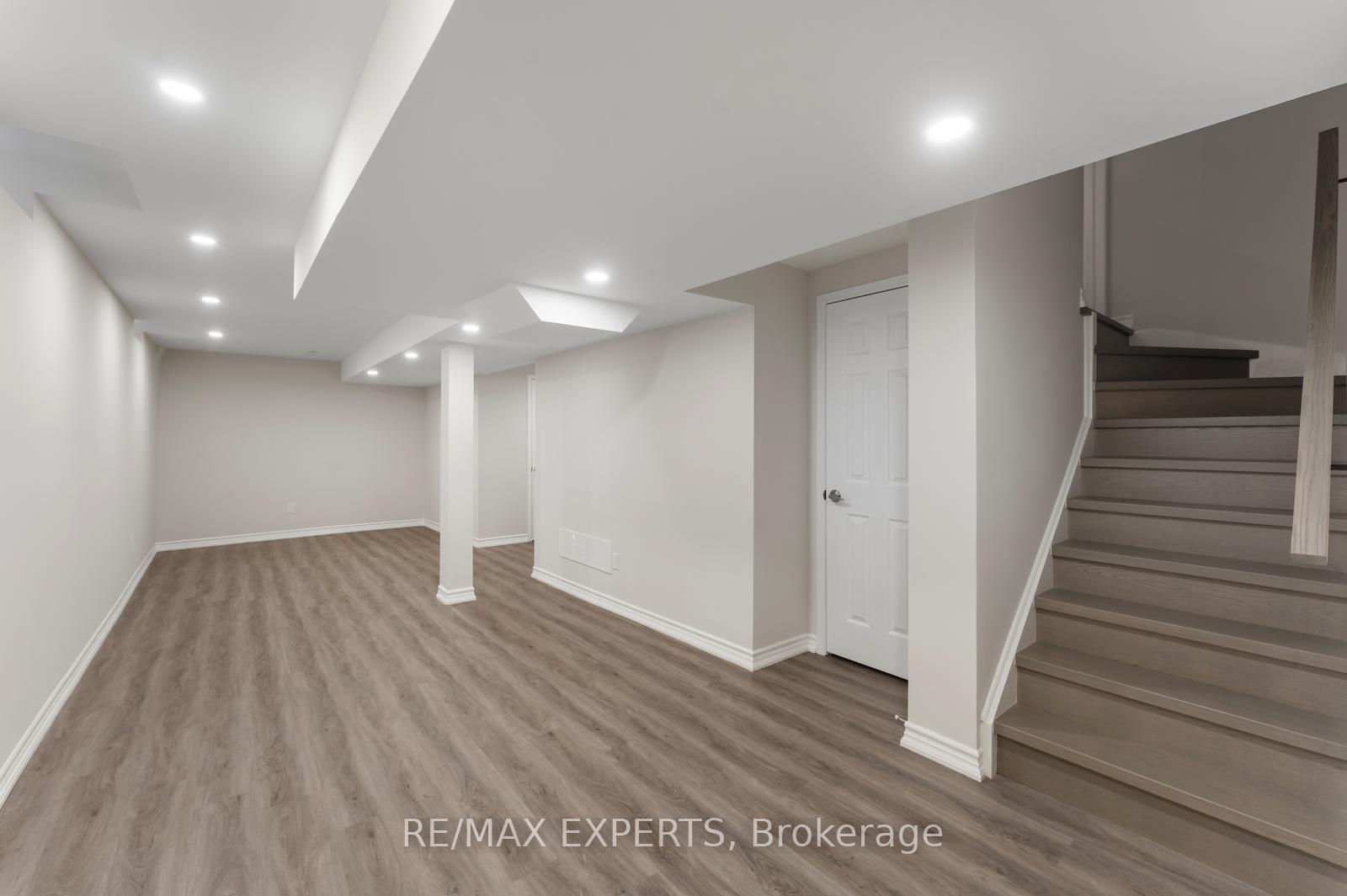 Photo 31 of 40 Benjamin Hood Crescent, Vaughan, Patterson — HOMEH