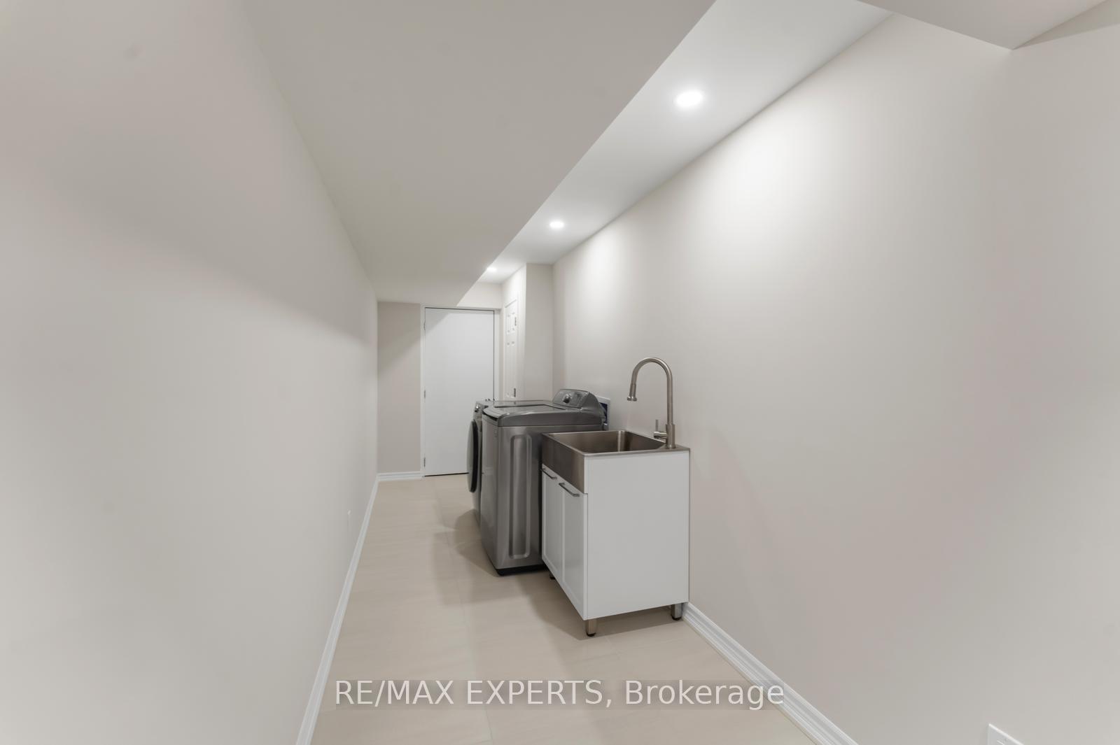 Photo 32 of 40 Benjamin Hood Crescent, Vaughan, Patterson — HOMEH