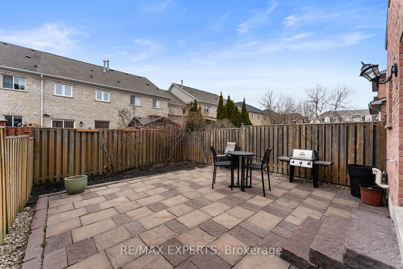 Photo 33 of 40 Benjamin Hood Crescent, Vaughan, Patterson — HOMEH
