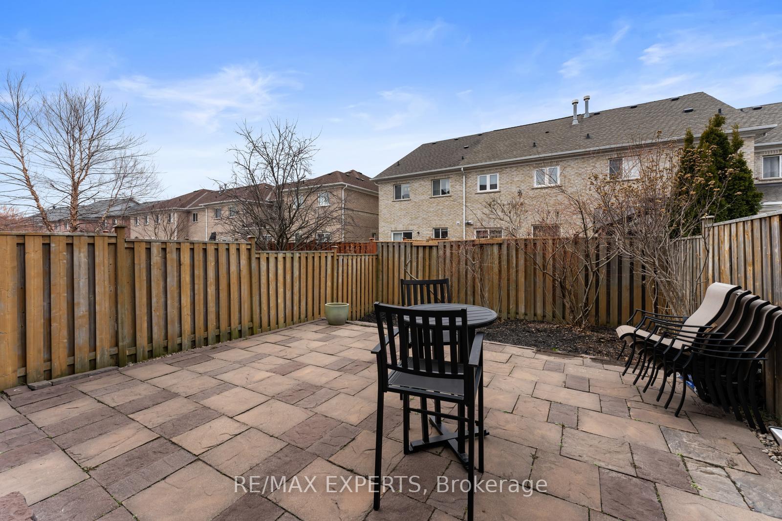 Photo 34 of 40 Benjamin Hood Crescent, Vaughan, Patterson — HOMEH