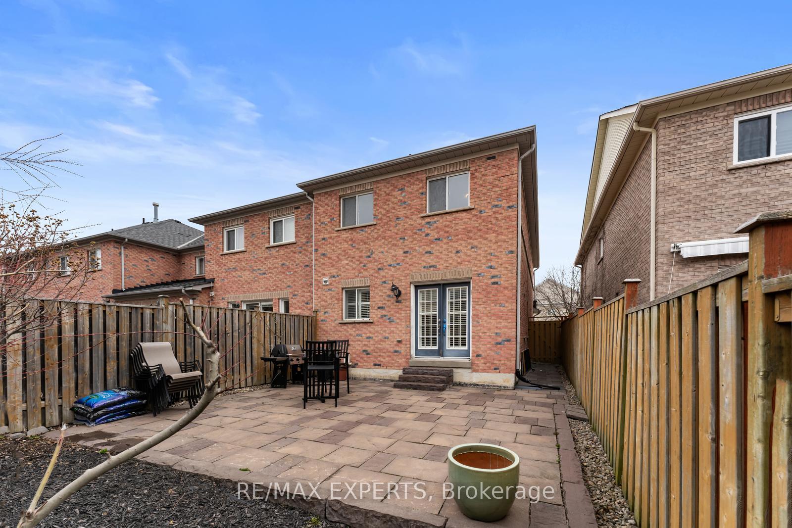 Photo 37 of 40 Benjamin Hood Crescent, Vaughan, Patterson — HOMEH