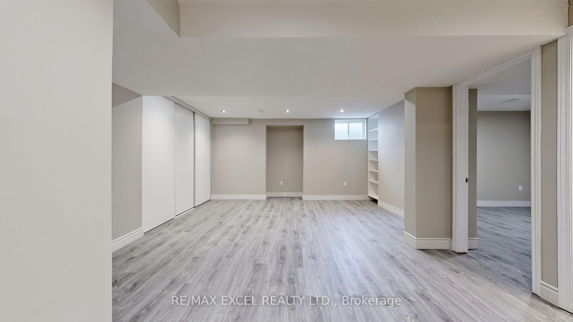 Photo 4 of 42 Walter Scott Crescent, Markham, Victoria Square — HOMEH