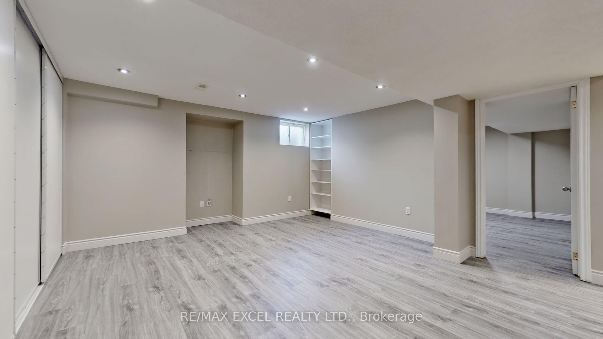Photo 6 of 42 Walter Scott Crescent, Markham, Victoria Square — HOMEH