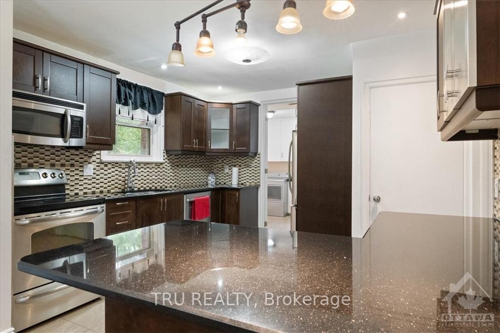 Photo 4 of 1657 Alta Vista Drive, Ottawa, Riverview Park — HOMEH