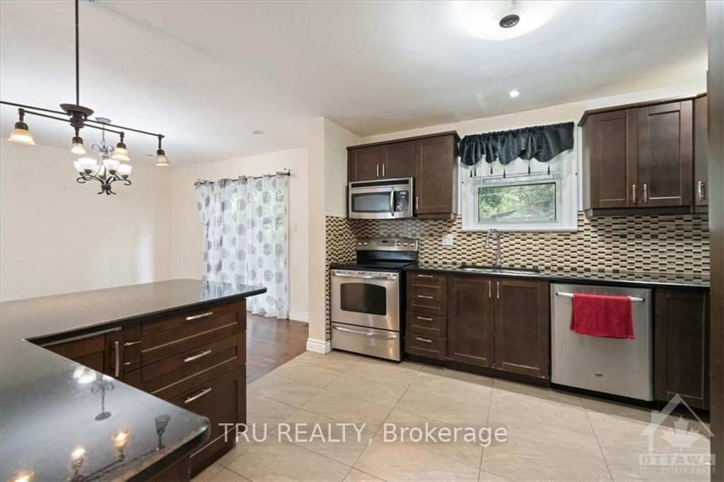 Photo 7 of 1657 Alta Vista Drive, Ottawa, Riverview Park — HOMEH