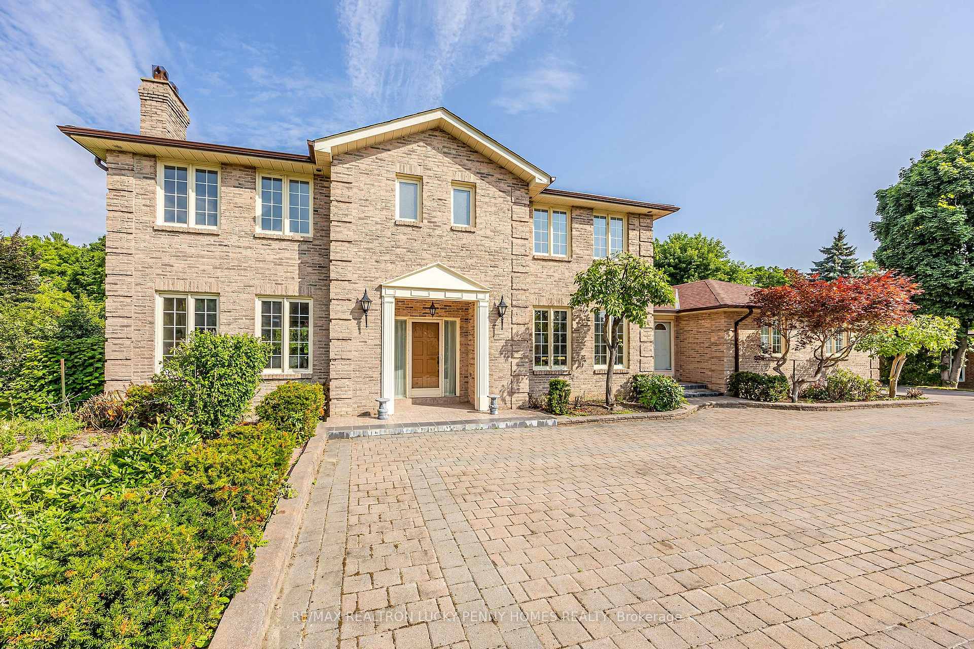 Photo 3 of 30 Country Estates Drive, Markham, Cachet — HOMEH