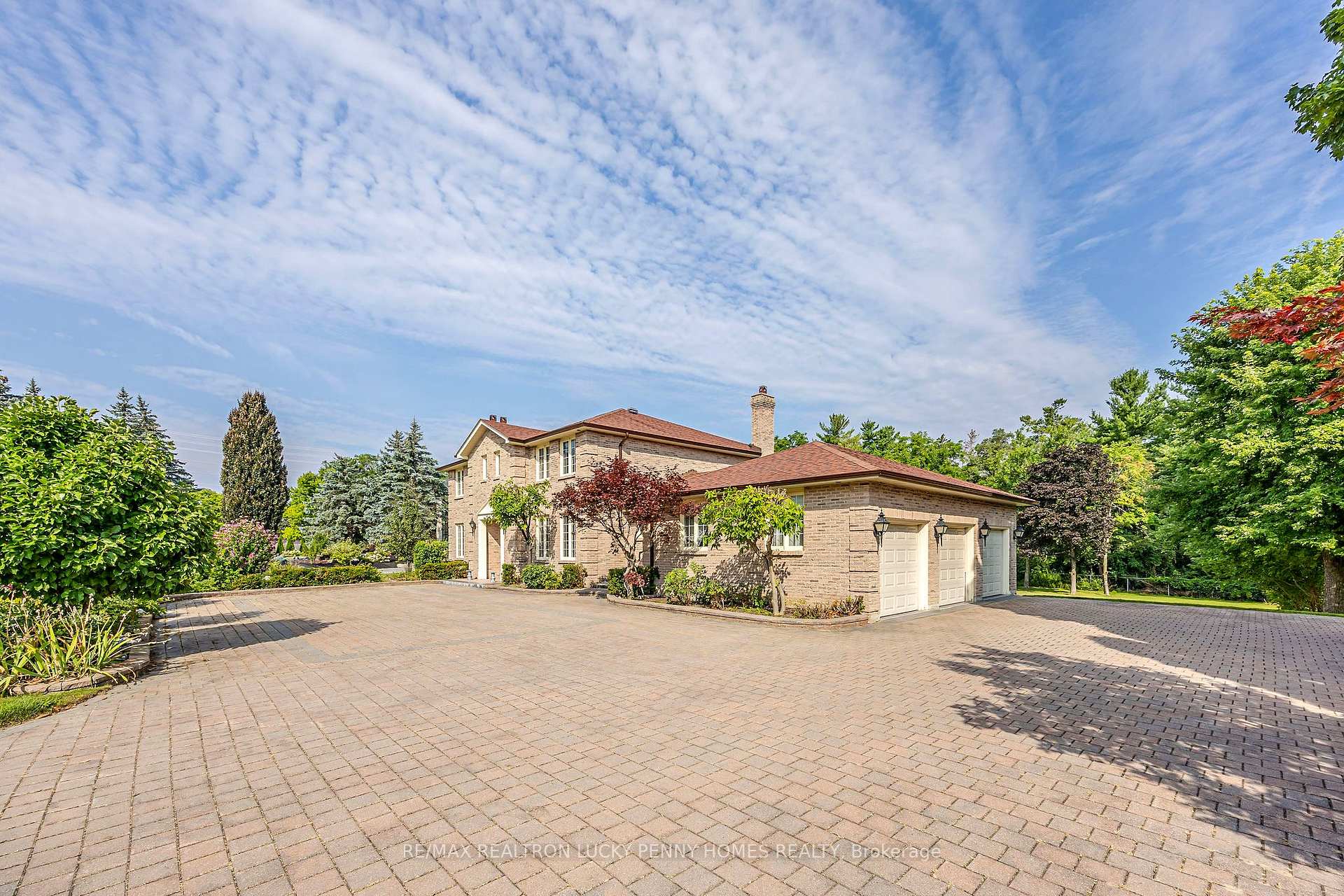 Photo 4 of 30 Country Estates Drive, Markham, Cachet — HOMEH