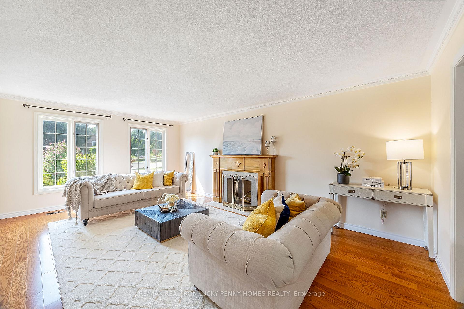Photo 7 of 30 Country Estates Drive, Markham, Cachet — HOMEH
